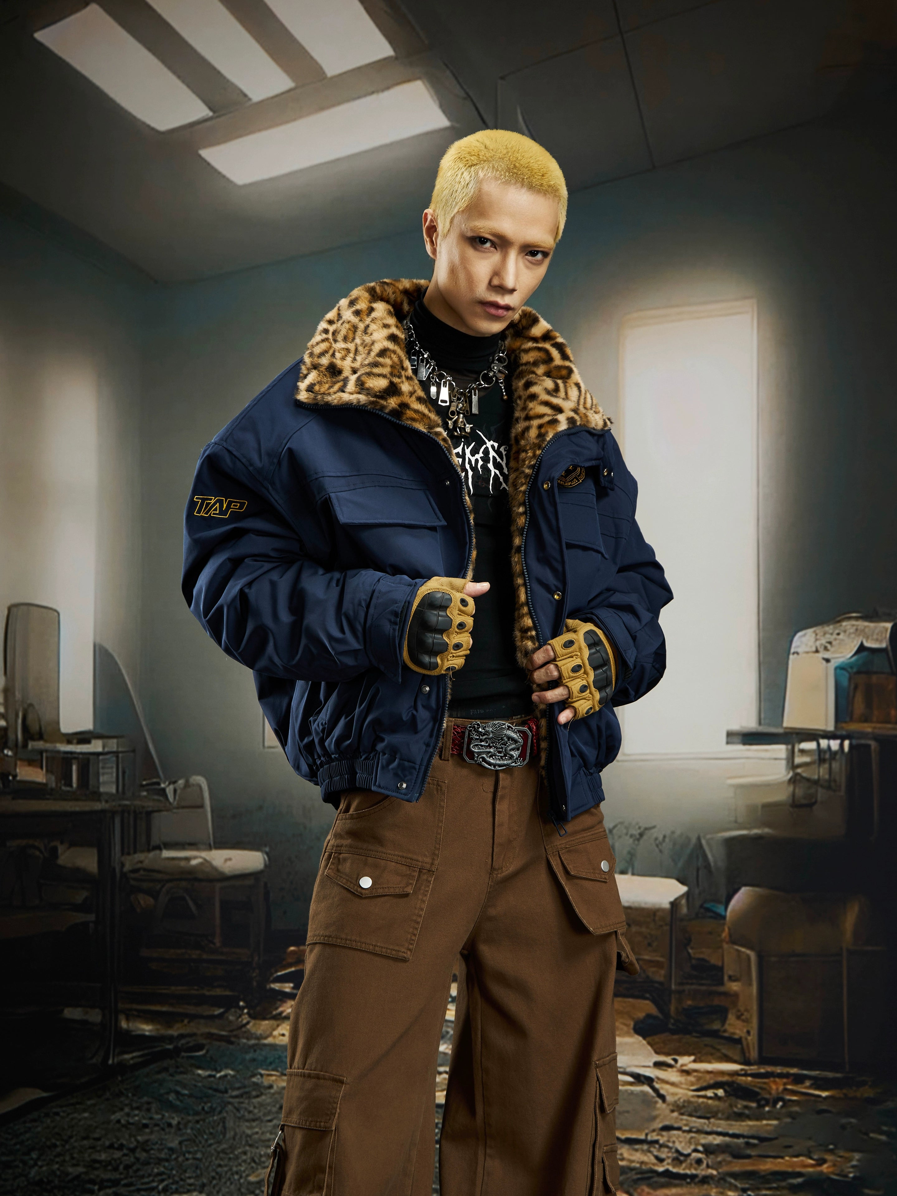 A retro leopard padded workwear jacket from Sanhoostudio, featuring a short relaxed cut, heavy padding, and bold street attitude for winter layering.