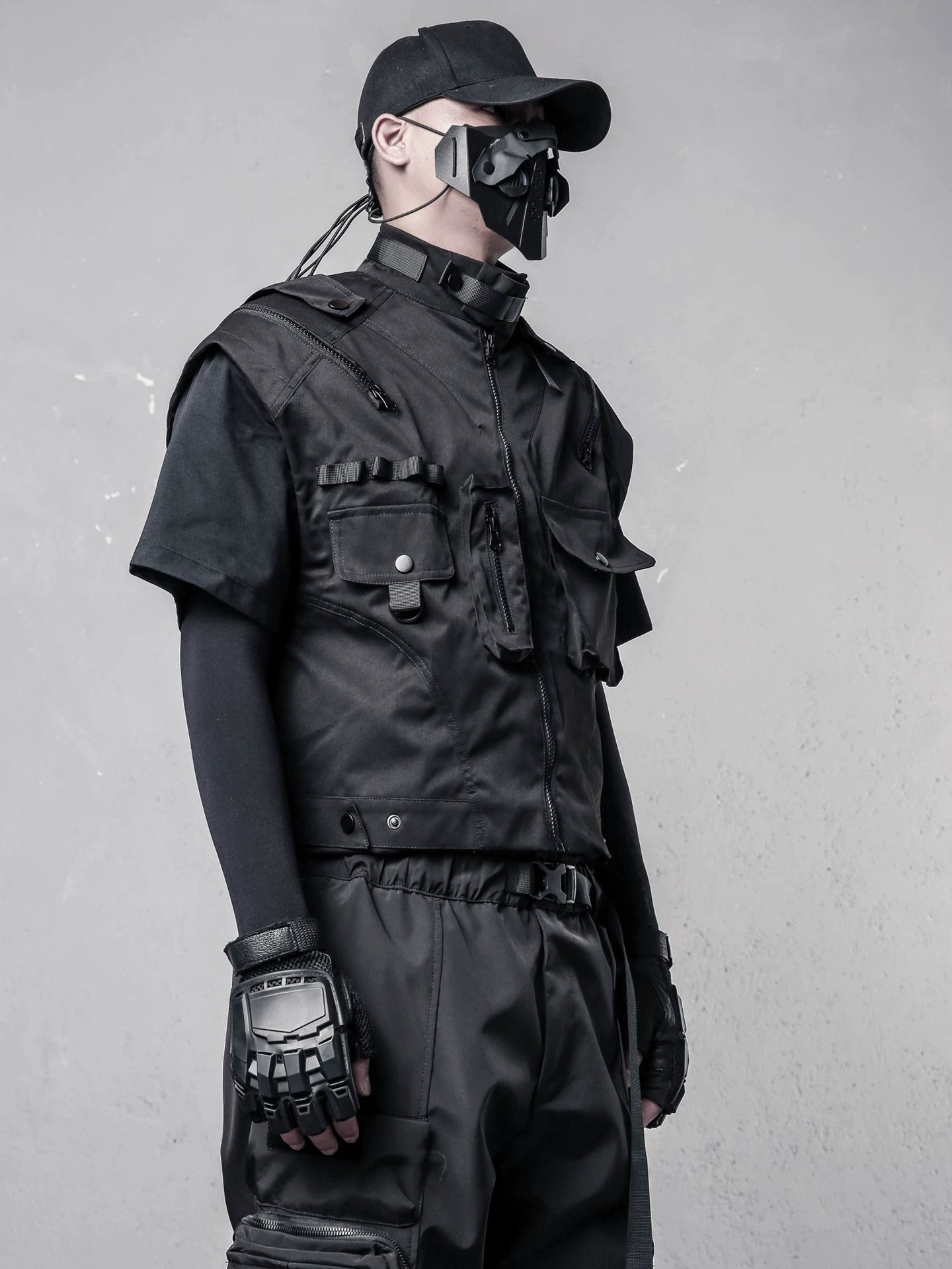 Sanhoostudio Tactical Zip-Up Utility Vest