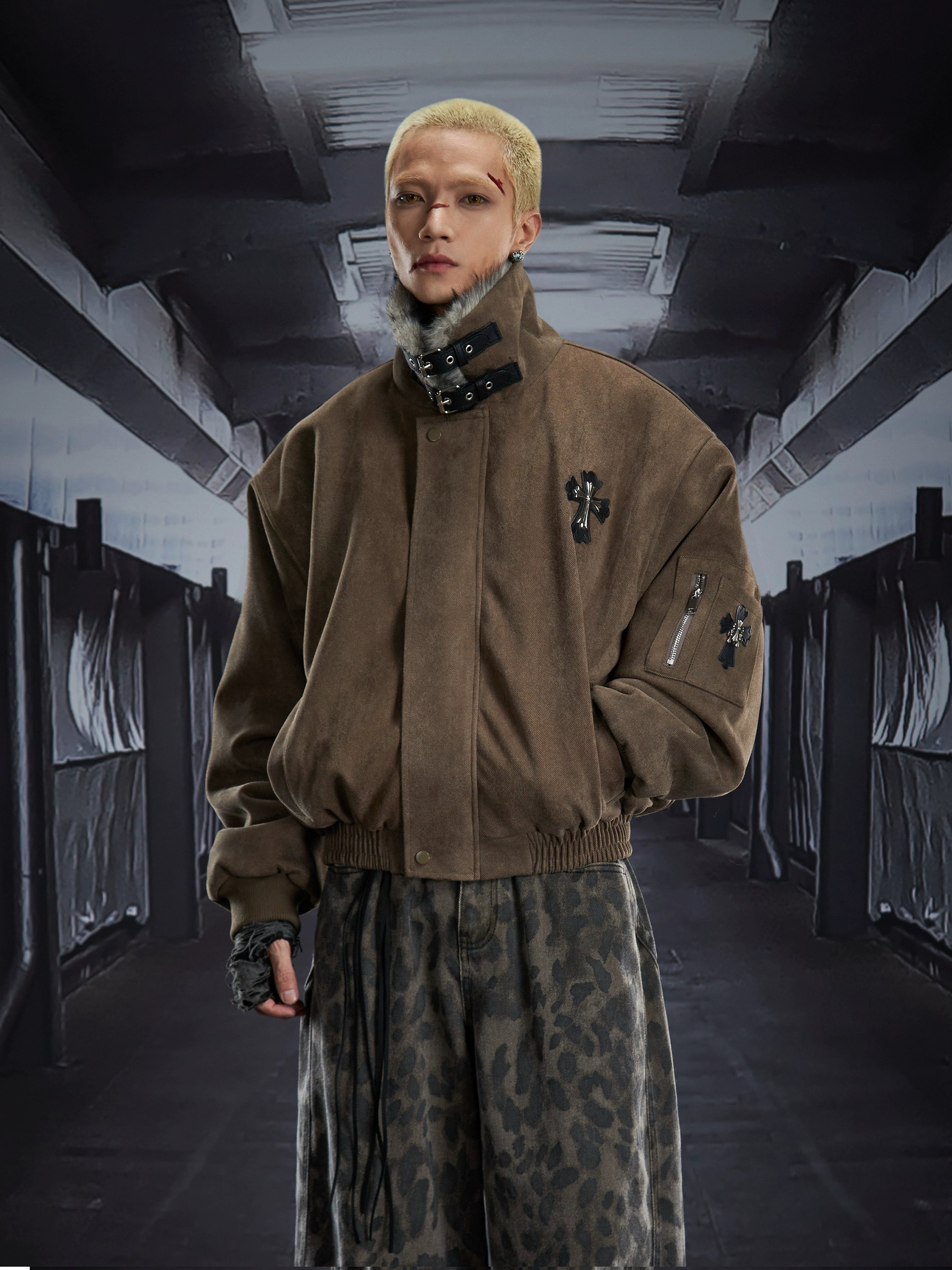 Dark Heavy-Duty Belted Stand Collar Short Puffer Jacket