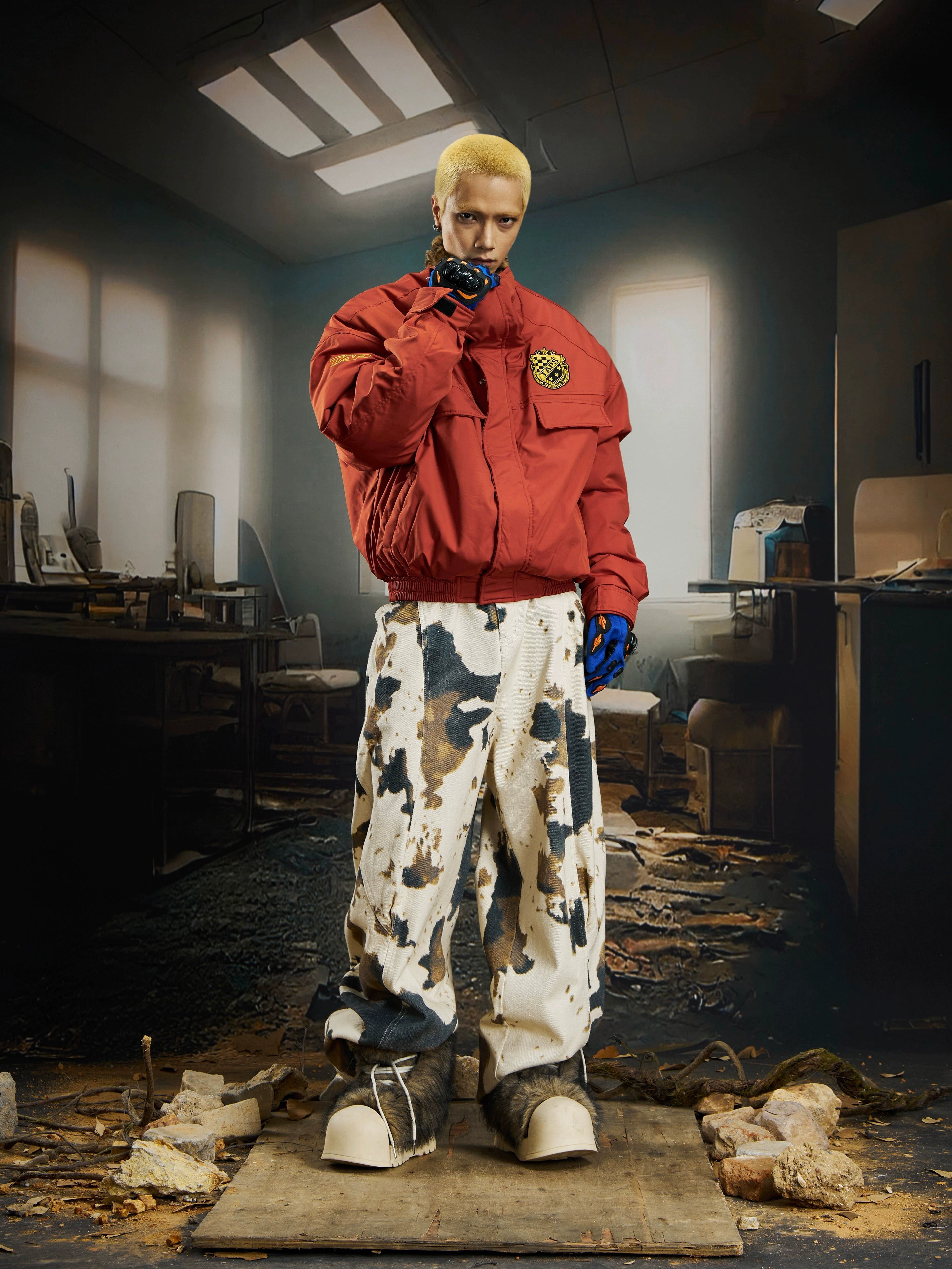 A retro leopard padded workwear jacket from Sanhoostudio, featuring a short relaxed cut, heavy padding, and bold street attitude for winter layering.