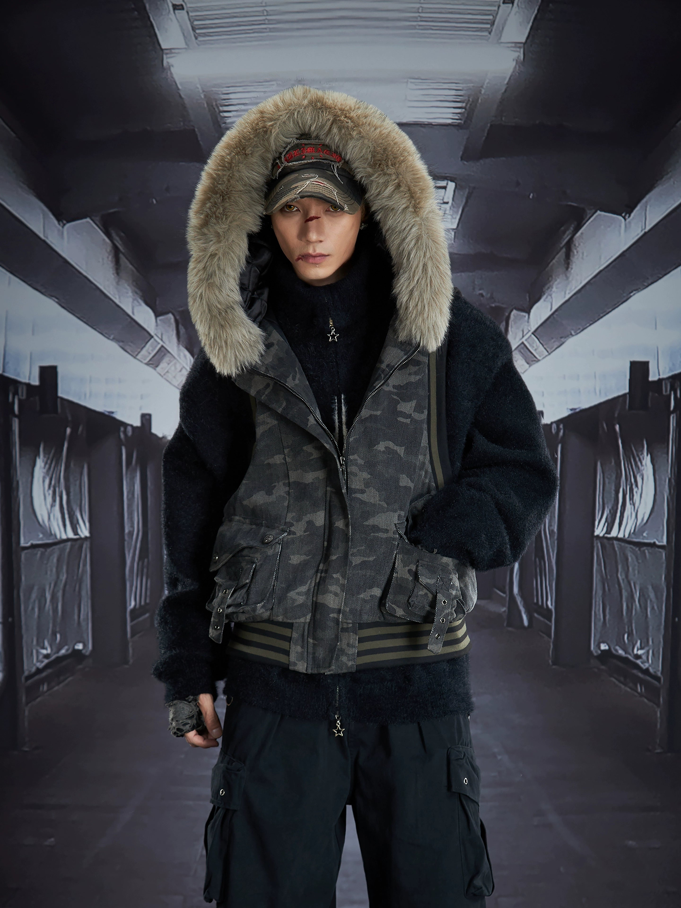2-Way Detachable Sleeve Camo Furry Hooded Short Puffer
