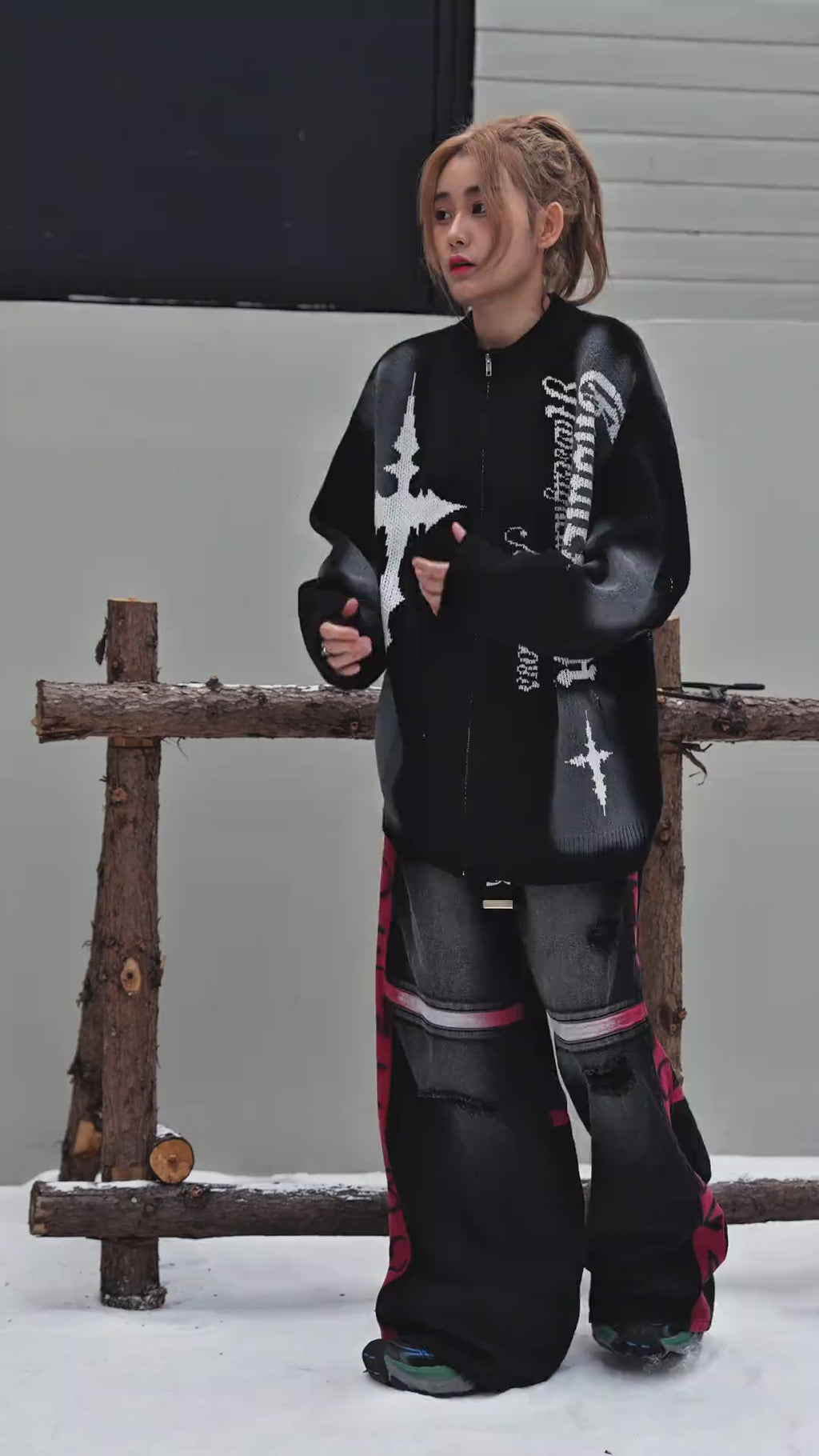 Sanhoostudio knit cardigan inspired by American vintage and high street hip-hop style. Designed with a relaxed, lazy-fit silhouette for fall and winter streetwear layering.